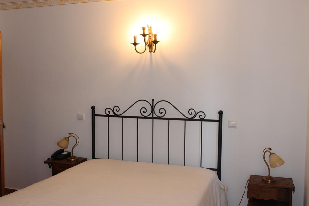"O Viajante" Low Cost Hotel Ештремош Екстер'єр фото