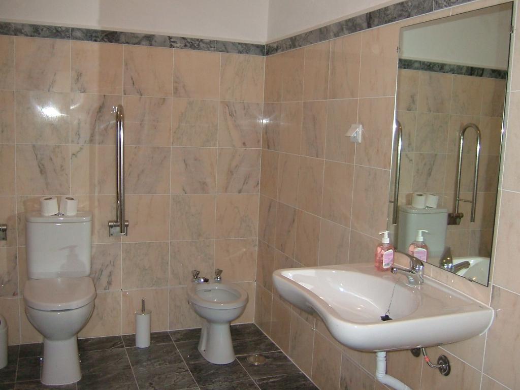 "O Viajante" Low Cost Hotel Ештремош Номер фото