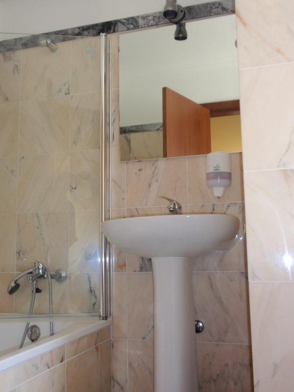 "O Viajante" Low Cost Hotel Ештремош Номер фото